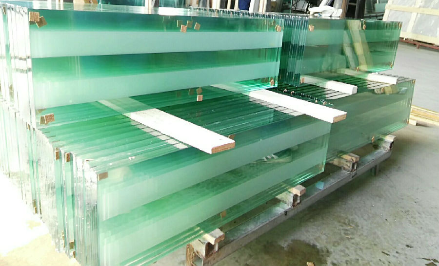 non slip glass stair treads