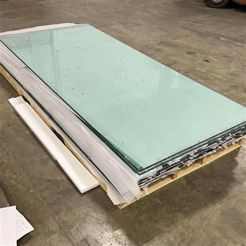 Rūdīts stikls hokeja skapjiem