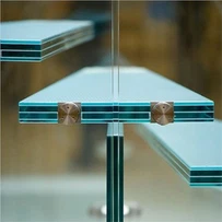 Pretslīdes laminēta stikla kāpņu pakāpieni