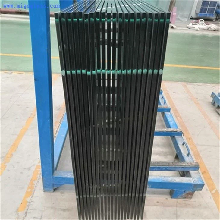 padel court glass polished edge
