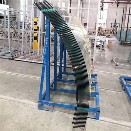 Izliekts laminēts stikls